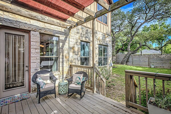 Terrace/patio - Charming 2BD w/Billiards, Near Lady Bird Lake & DT (Austin)