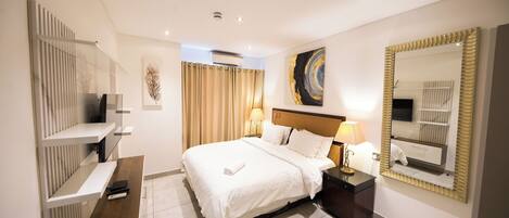 1 slaapkamer, een strijkplank/strijkijzer, wifi, beddengoed