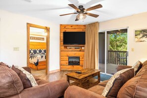 2 bedrooms, iron/ironing board, travel cot, WiFi