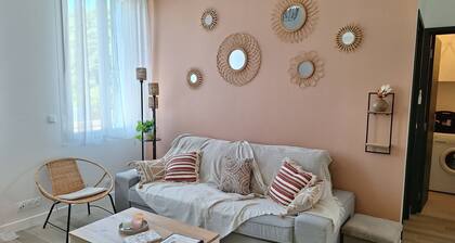 Jolie maison de 3 chambres prĂšs du port - parking/clim/terrasse/salle de jeux