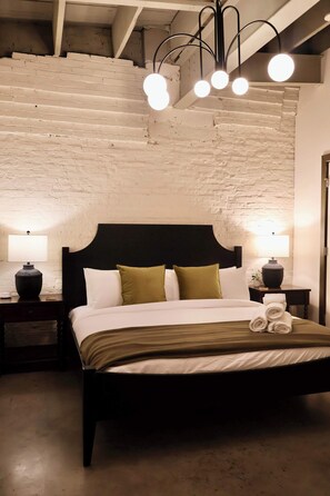 2 多间卧室、熨斗/熨衣板、WiFi、床单