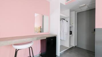 Superior Suite | In-room safe, soundproofing, free WiFi, bed sheets