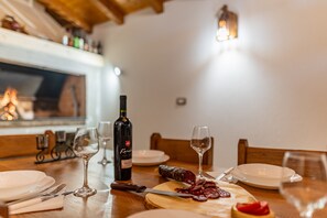 In-room dining - Villa Chivas Zadar Villas (Sukosan)