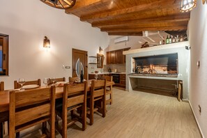 In-room dining - Villa Chivas Zadar Villas (Sukosan)