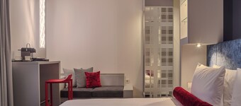 เอสเซนเชียล บาย โดรินท์ ดึสเซลดอร์ฟ เดเคอร์ เฮอเฟอ