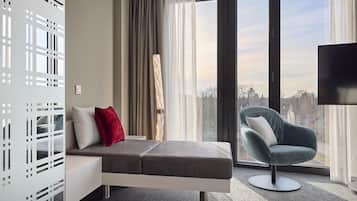 Cortinas blackout, insonorización y tabla de planchar con plancha