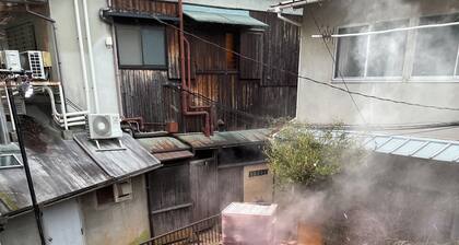 A private log house for up to 6 people, within walking distance from the center of Arima! Refresh your mind and body at 919 KOBE ARIMA.