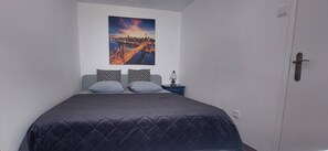 2 bedrooms, WiFi, bed sheets