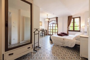 5 dormitorios, tabla de planchar con plancha, wifi y ropa de cama