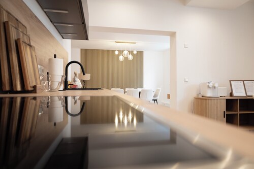 ღLiboria | Eleganz am Josephsplatz