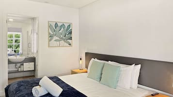 3 bedrooms, iron/ironing board, travel crib, WiFi