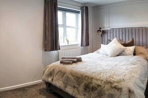 2 bedrooms, iron/ironing board, free WiFi