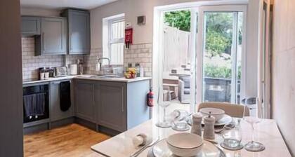 Sumptuous Two Bedroom House in Portishead & EV Charger