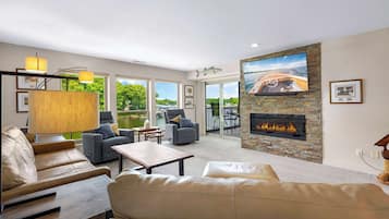 Télévision, cheminée