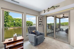 Televisión, chimenea