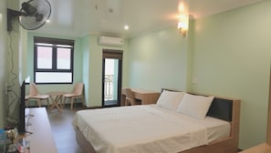 Quarto casal superior, sacada | Quartos à prova de som, Wi-Fi de cortesia