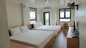 Deluxe-Vierbettzimmer, Balkon, Bergblick