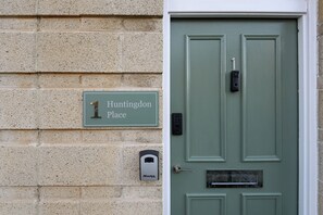 Bagian depan properti