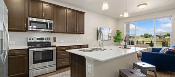 Northfield Hideaway, King Suite, EV, Pet-Friendly