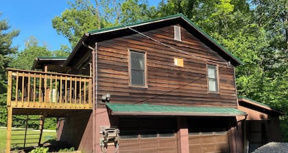 Cozy cabin in charming Mount Gilead with AC, WiFi
