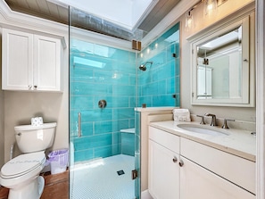 Hair dryer, bidet, towels - Steps to the beach. Pool, Observation deck with views and beach gear (Holmes Beach)