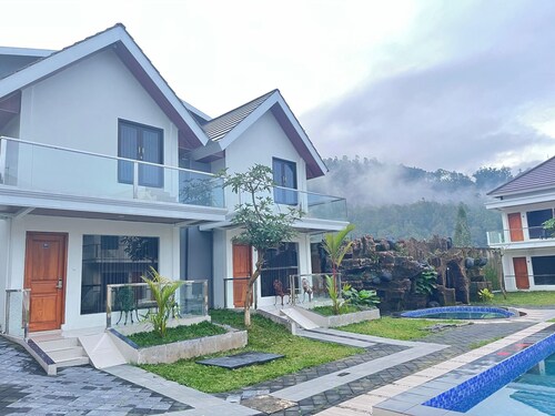 Grand Wijaya Hotel dan Villa Sarangan