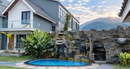 Grand Wijaya Hotel dan Villa Sarangan