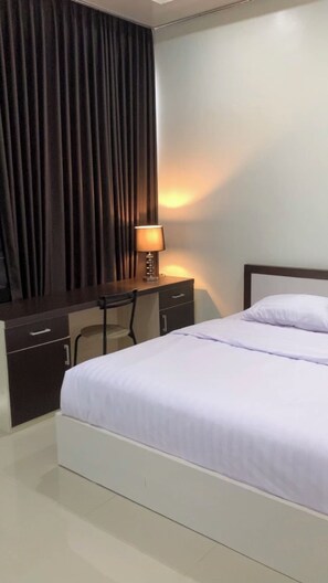 Villa, Mountain View | Desk, laptop workspace, free WiFi