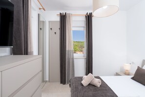 1 quarto, berço de viagem, Wi-Fi de cortesia, roupa de cama