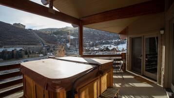 Condo, 3 Bedrooms | Indoor spa tub