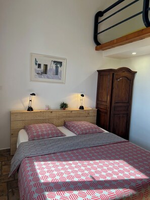 4 Schlafzimmer, Bügeleisen/Bügelbrett, WLAN, Bettwäsche