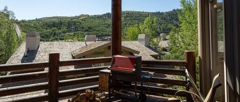 Condo, 2 Bedrooms | Property grounds