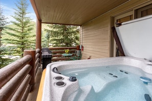 Outdoor spa tub - Trail's End Lodge at Deer Valley Resort - One Bedroom Residence with Spa #205 1 Condo (Park City)