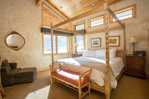 Condo, 4 Bedrooms