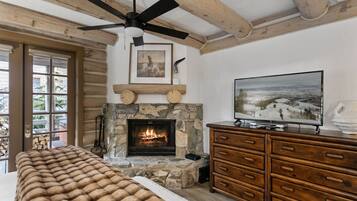 Condo, 2 Bedrooms | Interior
