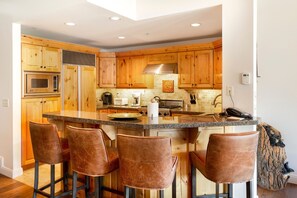 Private kitchen - Trail's End Lodge at Deer Valley Resort - Three Bedroom Residence with Spa #506 3 Condo (Park City)
