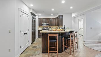 Condo, 2 Bedrooms | Private kitchen | Fridge, oven, coffee/tea maker, toaster