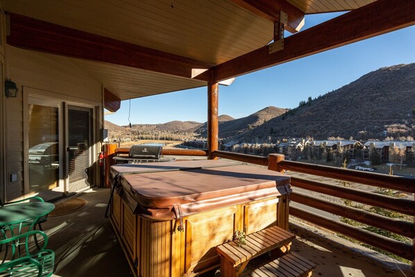 Condo, 3 Bedrooms | Outdoor dining