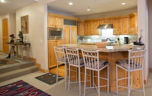 Condo, 2 Bedrooms | Private kitchen