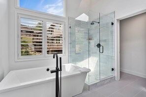 Condo, 4 Bedrooms | Bathroom | Towels, shampoo - Trail's End Lodge at Deer Valley Resort - Four Bedroom Residence with Spa #15 4 Condo (Park City)