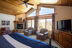 Condo, 1 Bedroom | 1 bedroom, iron/ironing board, free WiFi