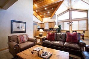 Apartment, 1 Schlafzimmer | Wohnbereich | Smart-TV