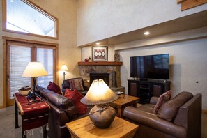 Apartment, 1 Schlafzimmer | Wohnbereich | Smart-TV