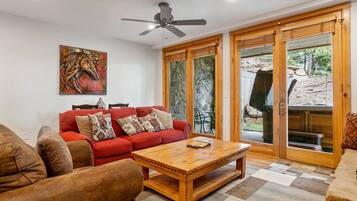 Condo, 1 Bedroom | Living area