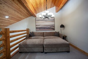 Condo, 4 Bedrooms | Interior