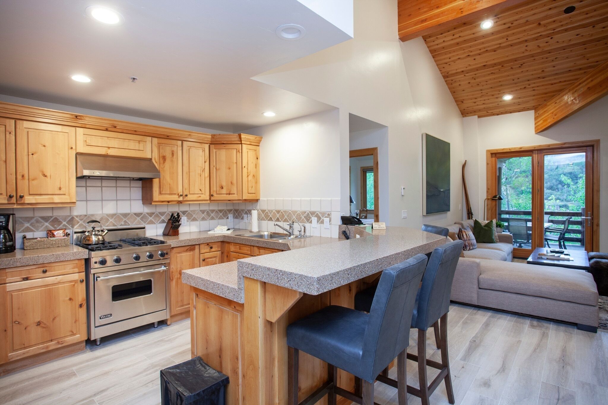 Condo, 4 Bedrooms | Private kitchen | Fridge, oven, coffee/tea maker, toaster