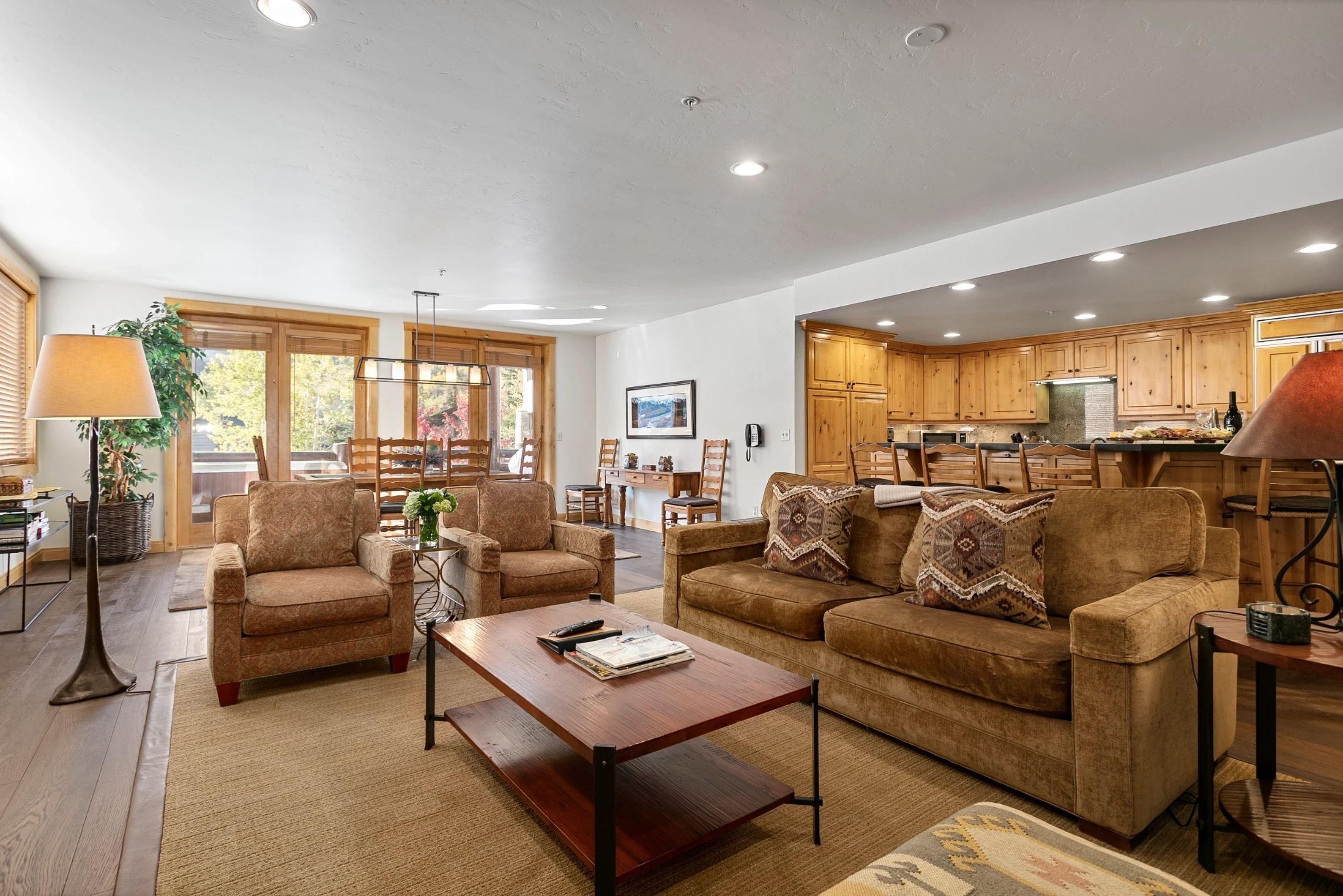 Condo, 2 Bedrooms | Living area