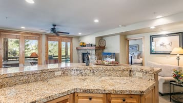 Condo, 1 Bedroom | Interior