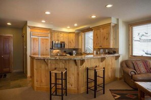 Condo, 1 Bedroom | Interior