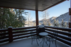 Condo, 1 Bedroom | Outdoor dining